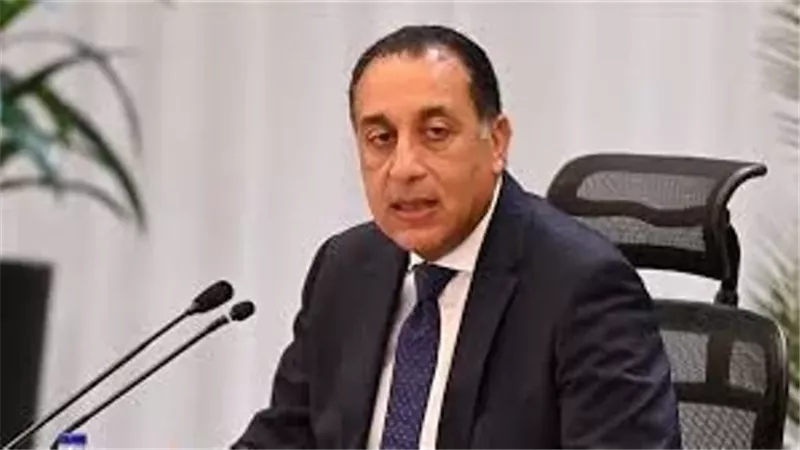 رئيس الوزراء يصل المدرسة اليابانية بالشيخ زايد للإدلاء بصوته في انتخابات مجلس النواب