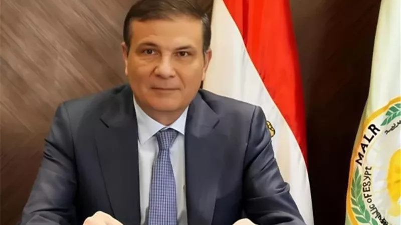 بدء الموسم الشتوي.. فاروق يشدد على سرعة صرف الأسمدة للفلاحين