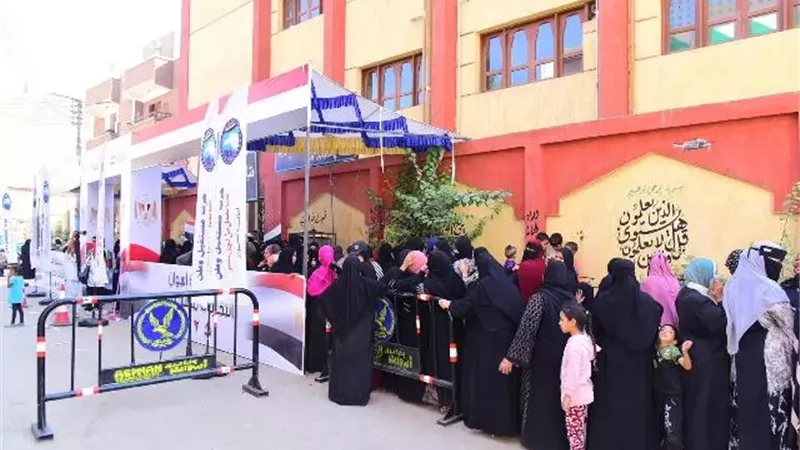 السيدات يزينّ المشهد الانتخابي بأسوان في الساعات الأولى للانتخابات
