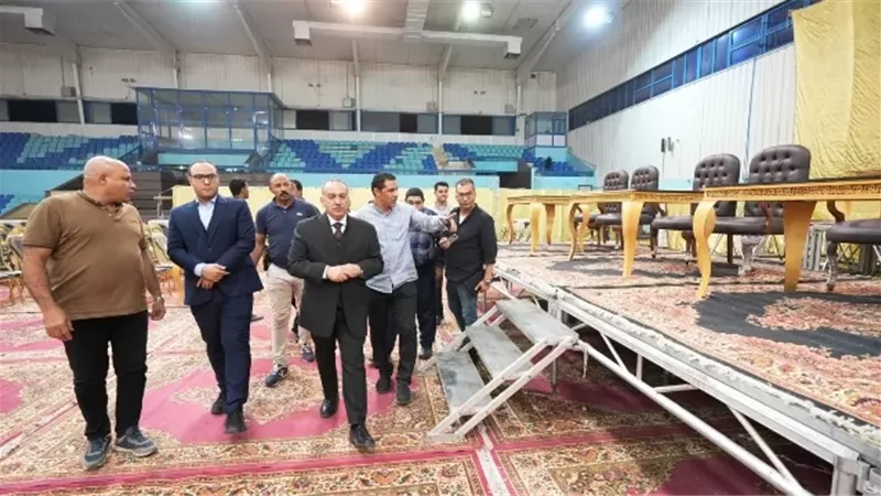 محافظ أسيوط يتفقد مقر اللجنة العامة للانتخابات بإستاد الأربعين