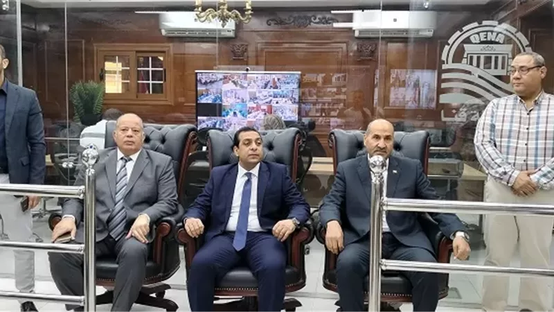 نائب محافظ قنا يتابع لجان الانتخابات من مركز سيطرة الشبكة الوطنية
