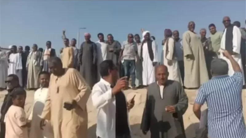 إقبال كثيف من الناخبين بلجان مرسى علم للإدلاء باصواتهم فى الانتخابات