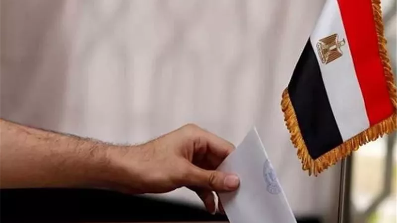 إقبال كبير لأهالي بين السرايات بالدقي في أول أيام انتخابات