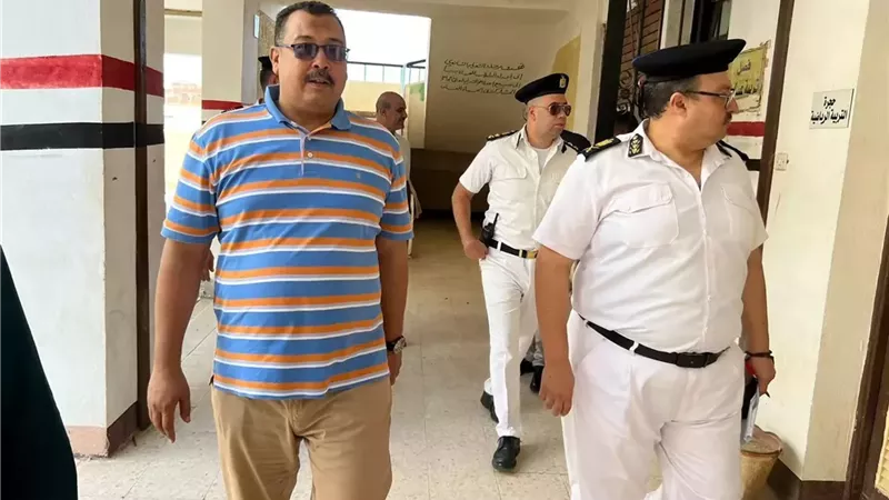 رئيس مدينة سفاجا يتفقد مقرات اللجان الإنتخابية