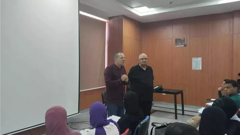 حمدان يفاجئ مدرجات كليات الجامعة الأهلية بدمياط