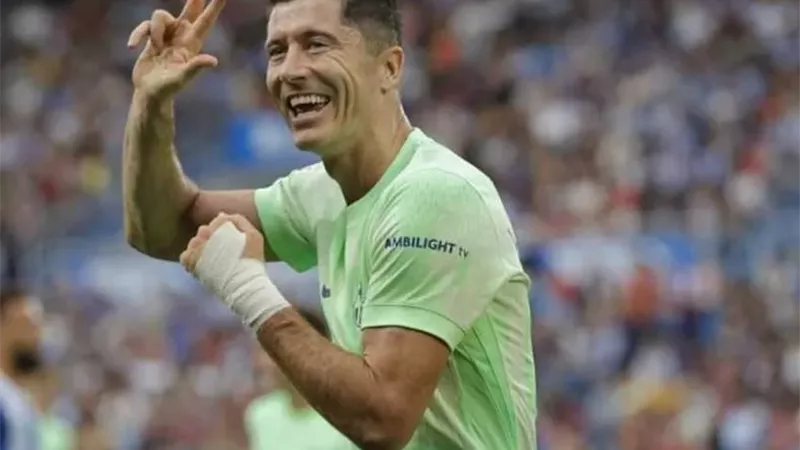 ليفاندوفسكي رجل مباراة برشلونة وسيلتا فيجو بالدوري الإسباني
