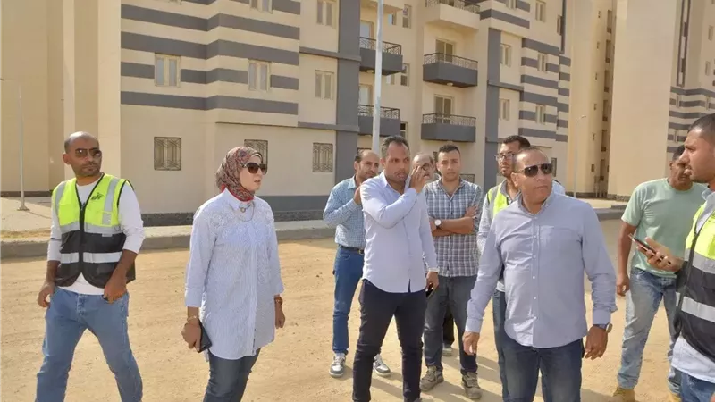 رئيس جهاز السويس الجديدة تتفقد مشروعات الإسكان والبنية التحتية