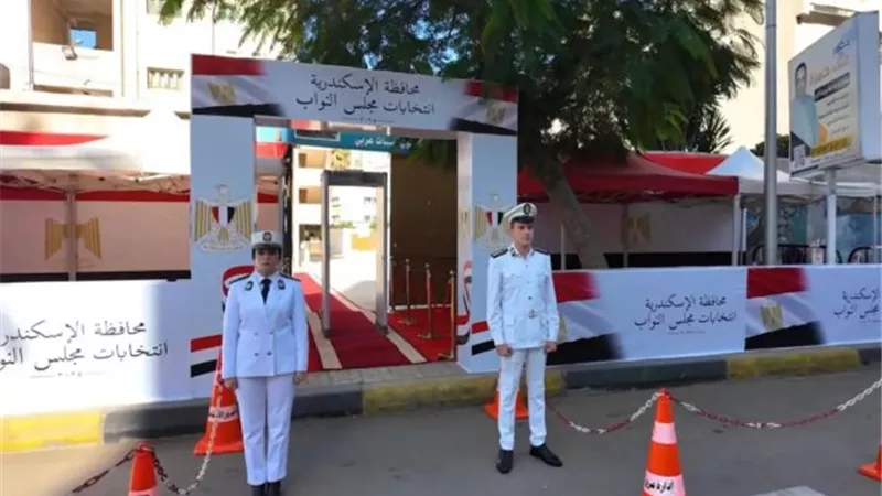 انتشار أمني مكثف لتأمين اللجان فى اليوم الثانى من التصويت