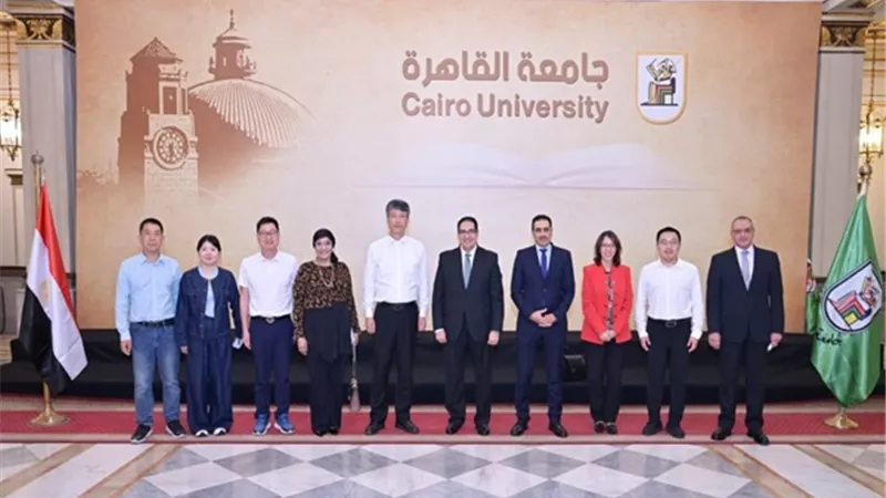 تعاون بين جامعتي القاهرة ونانجينغ الصينية في تأهيل ذوي الهمم