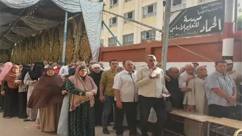 حضور لافت لكبار السن داخل لجان الانتخابات