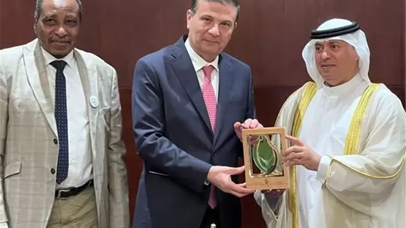 وزير الزراعة يبحث تنمية الاستثمارات العربية في القطاع الزراعي