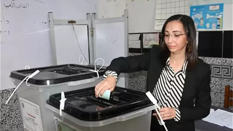 محافظ البحيرة تدلي بصوتها في انتخابات النواب وتدعو للمشاركة الإيجابية
