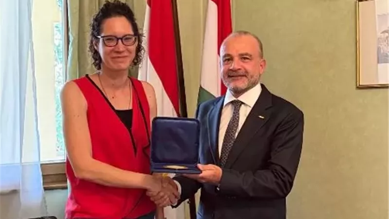 رئيس الدولي للسلاح يبحث سبل التعاون مع سفيرة المجر في مصر