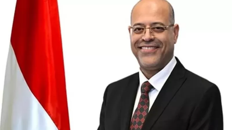 وزير العمل يعتمد صرف 2.1 مليون جنيه لدعم 553 عاملاً غير منتظم