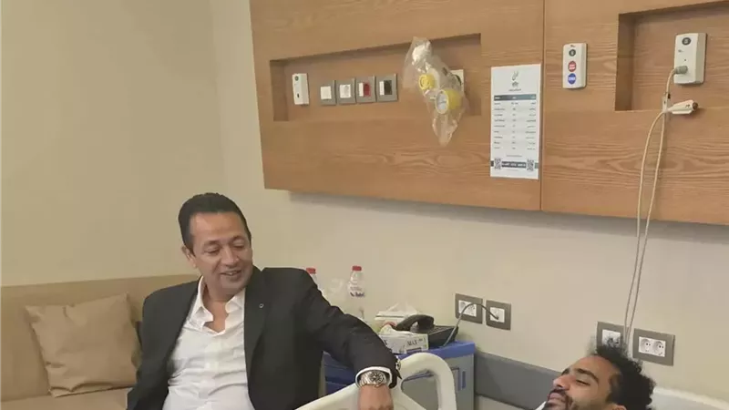 رئيس نادي الاتحاد يزور ناصر ناصر فى المستشفى