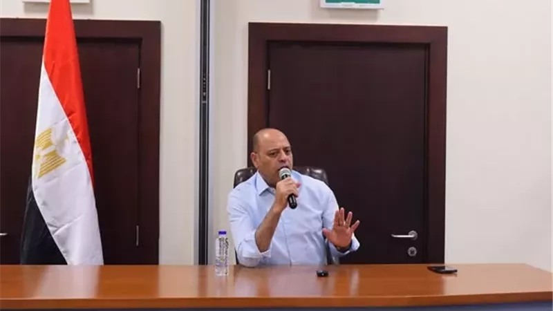 العمل تواصل حملات التفتيش على المنشآت لمتابعة تطبيق القانون الجديد
