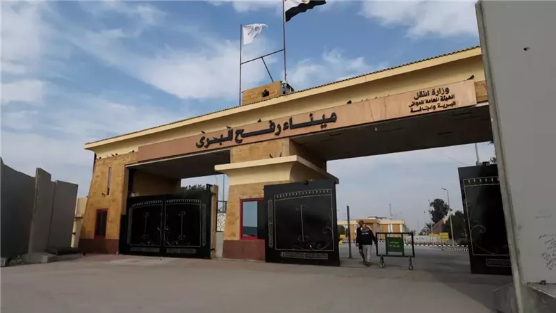 محافظ شمال سيناء : معبر رفح مفتوح من الجانب المصري منذ 7 أكتوبر 2023