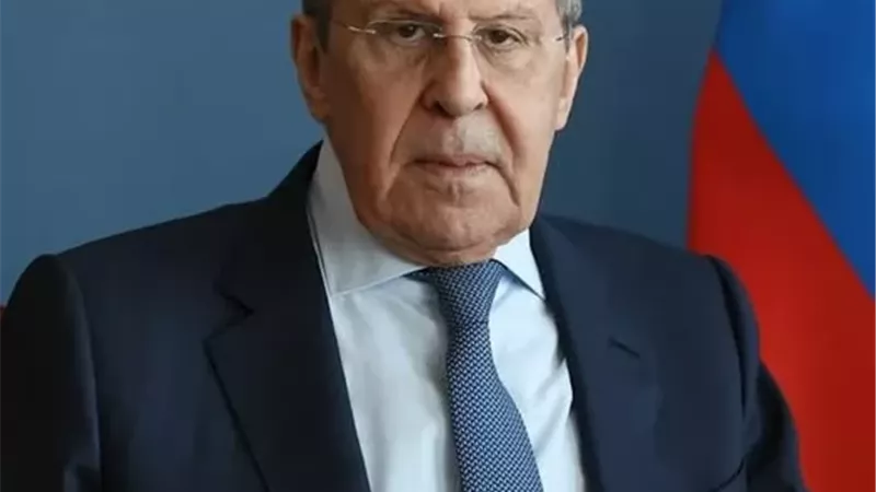 وزير الخارجية الروسي يبحث التعاون مع نظيره الإيراني