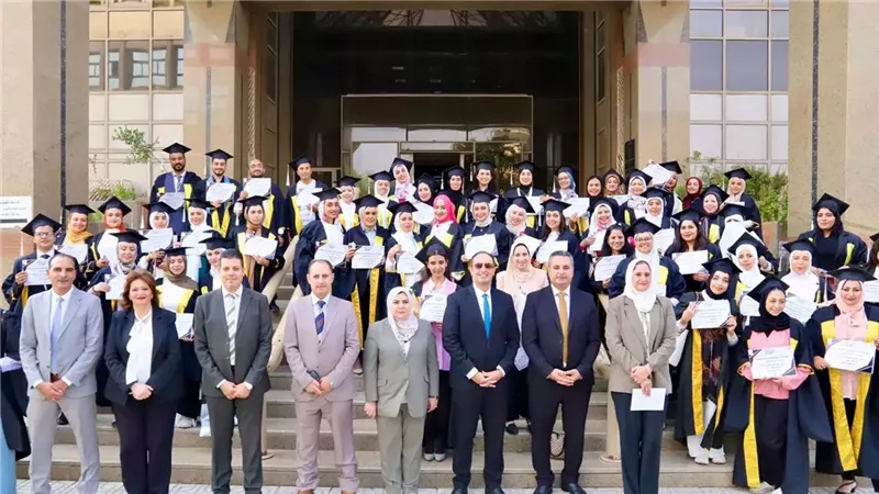 عمرو عثمان يشهد تخريج 100 طالب من دبلوم خفض الطلب على المخدرات