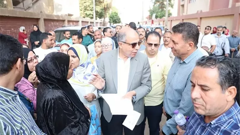 محافظ المنيايواصل لقاءات خدمةالمواطنين ويستمع إلى70حالة إنسانية