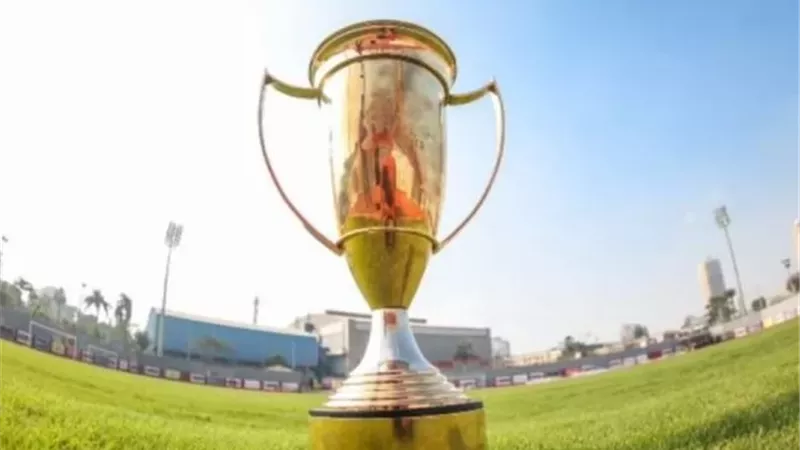 غرامات مالية وإيقافات.. اتحاد الكرة يُعلن عقوبات السوبر المصري 2025