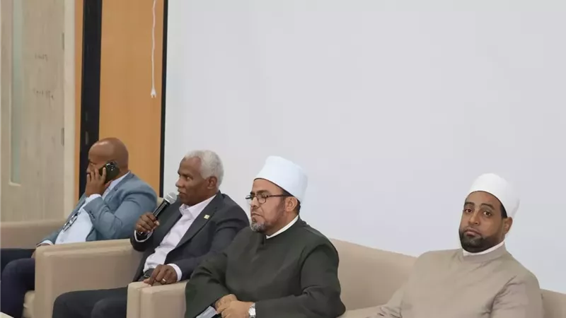 القيم الأخلاقية والانتماء الوطنى فى صحح مفاهيمك ندوة بجامعة طيبة