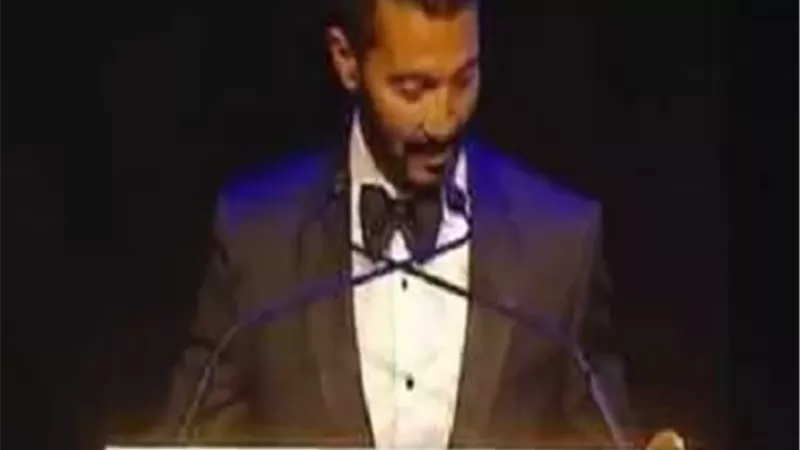 خالد النبوي يهدي تكريمه فى مهرجان القاهرة لوالديه الراحلين وأسرته