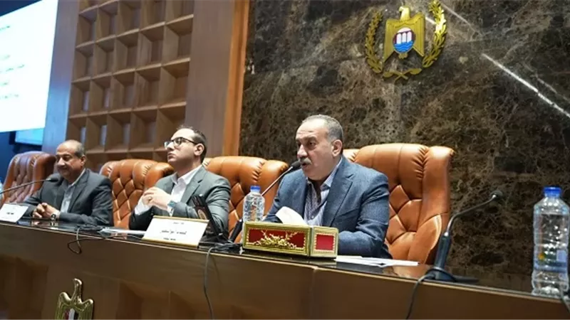 محافظ أسيوط: دراسة إنشاء أول نادي للذكاء الاصطناعي لخدمة الشباب