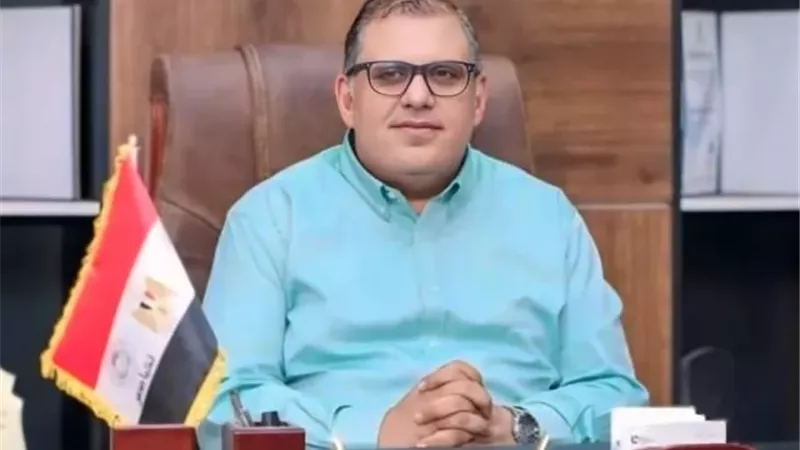 رئيس جهاز مدينة الشروق يصدر حركة تنقلات للإدارات بين النواب.. بالصور
