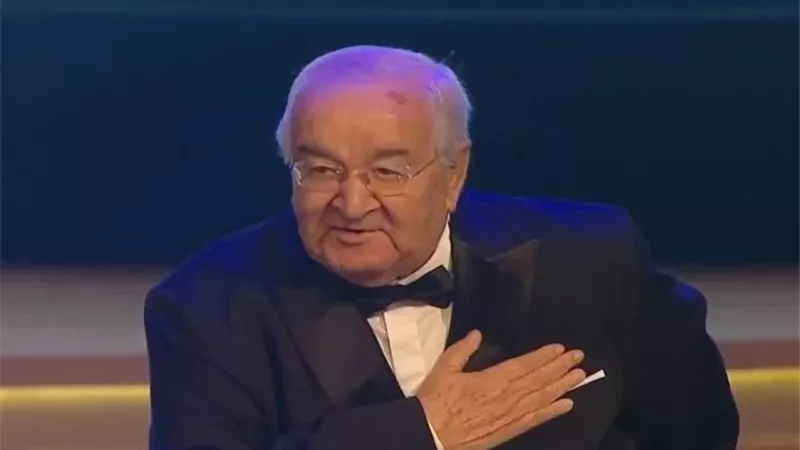 محمد عبد العزيز يكشف 