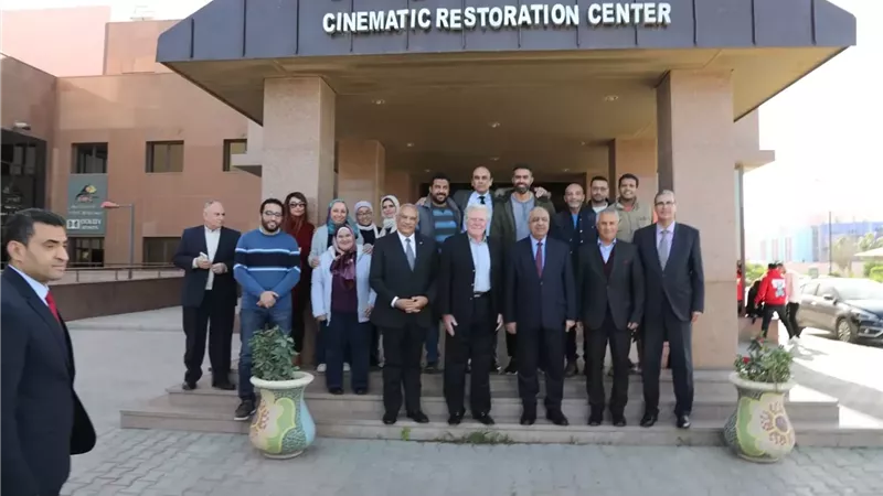 حسين فهمى يشيد بجهود مدينة الإنتاج الإعلامى فى ترميم كنوز السينما