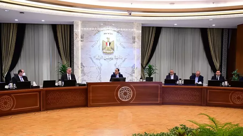 رئيس الوزراء يتابع جهود جذب المزيد من الاستثمارات الأجنبية