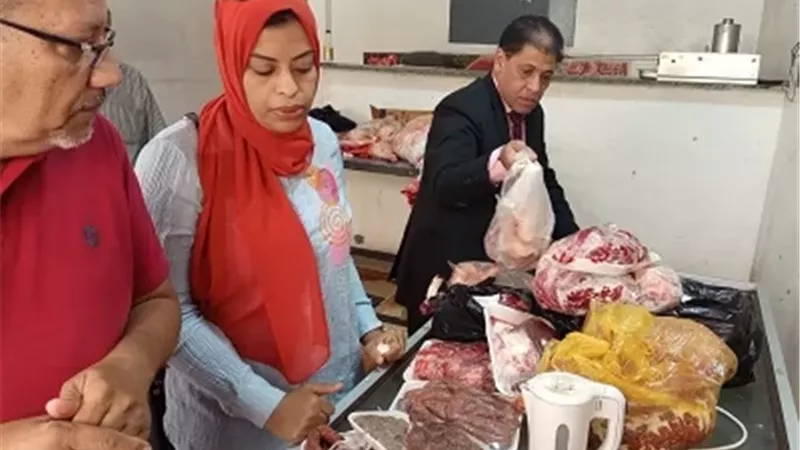 ضبط ٣٤ كيلو لحوم غير صالحة للاستهلاك الآدمى بالأقصر