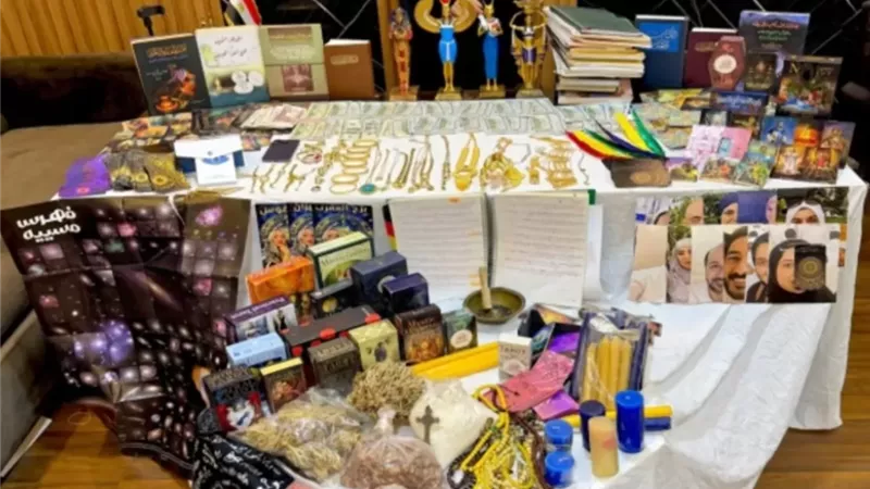 ضبط سيدة للنصب على المواطنين بزعم قدرتها على أعمال السحر والدجل