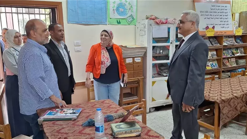 وكيل تعليم القاهرة يشدد على متابعة الحضور والمواظبة بالمدارس