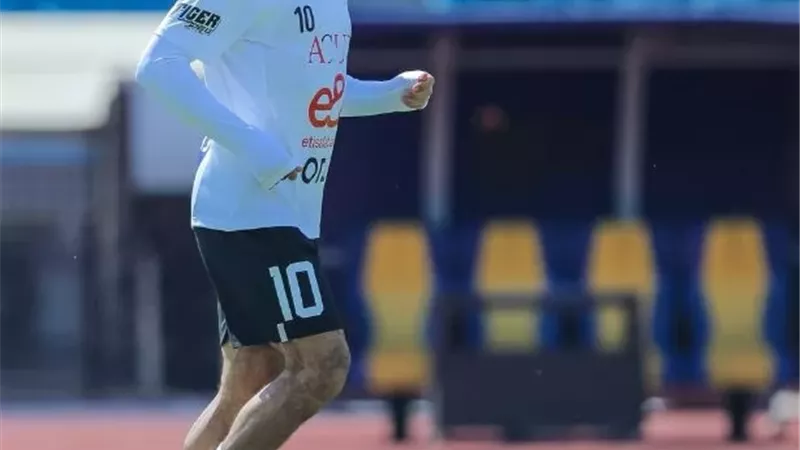 محمد صلاح يقود هجوم منتخب مصر الاول امام أوزبكستان