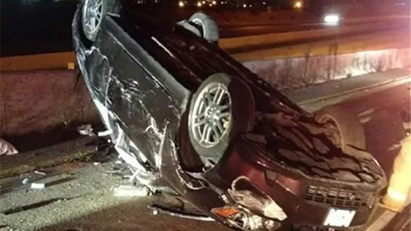 اصابة20شخصًافي حادث انقلاب سيارة بالطريق الصحراوي الشرقي بالمنيا