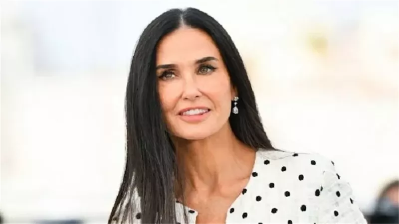 أسرار جمال الممثلة الأمريكية ديمي مور بعد سن الستين