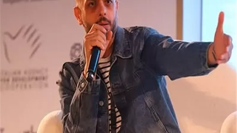أحمد مراد يكشف سر عرض فيلم 