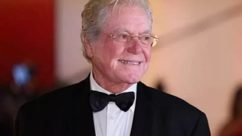 حسين فهمي: نؤدي دورًا محوريًا في ترميم الأفلام داخل مهرجان القاهرة السينمائي