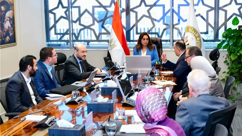 منال عوض تتابع مستجدات منظومة التحول الرقمي للسجل البيئي للمنشآت الصناعية