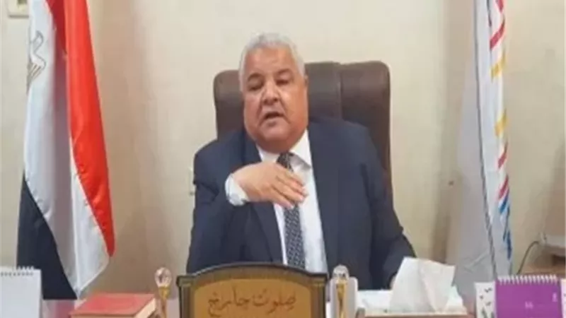 وكيل تعليم الأقصر يعقد اجتماعات مكثفة استعدادًا للامتحانات