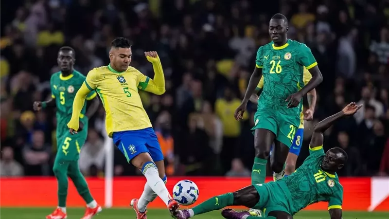 كاسيميرو يقود البرازيل للفوز علي السنغال بثنائية وديًا