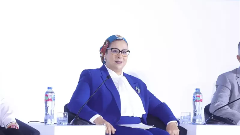 رئيسة القومي للمرأة تستعرض جهود دعم الفتيات وتمكين الطلاب