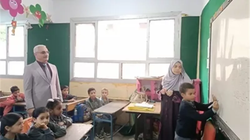 وكيل تعليم القاهرة يتابع انتظام الدراسة بعدد من مدارس السلام