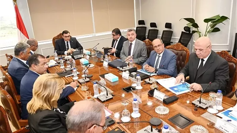 الإسكان يتابع الموقف التنفيذي لمشروعات المرحلة الأولى لـ حياة كر