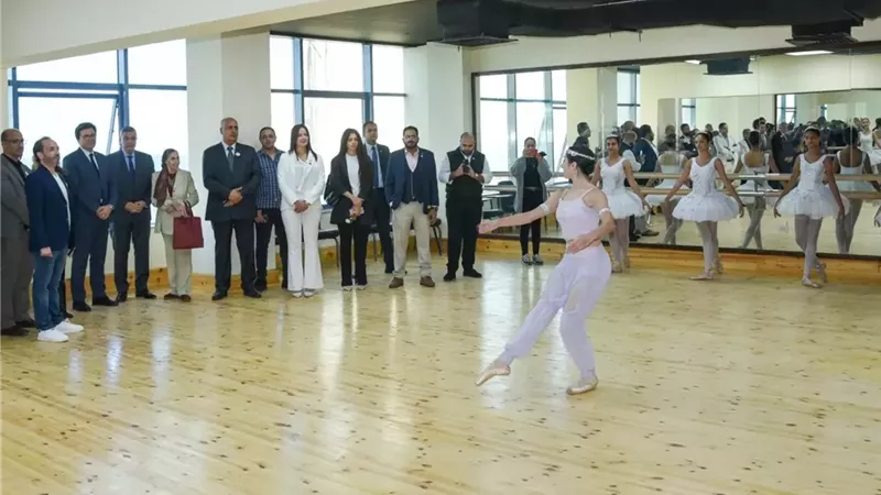 وزيرالثقافةومحافظ الإسكندريةيفتتحان المبنى الجديدلأكاديمية الفنون