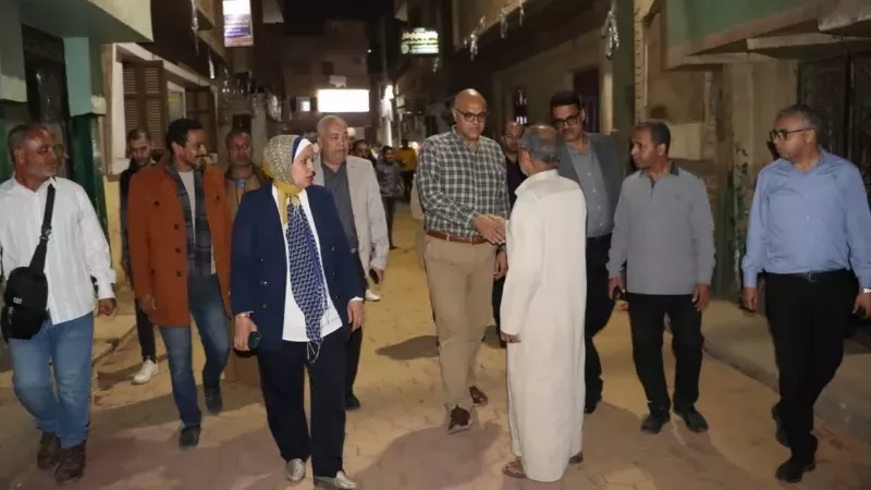 محافظ القليوبية يتفقد مشروعات الرصف بطوخ وقليوب