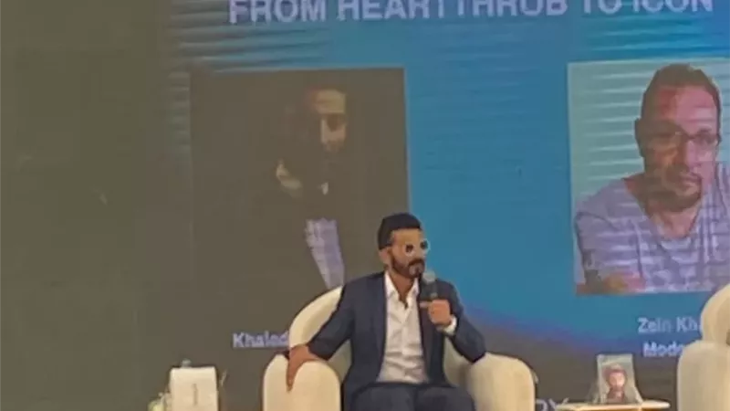 خالد النبوي:سلطت الضوء فى مسرحية 