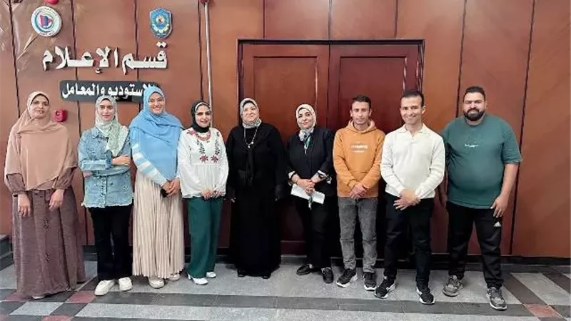 رئيس جامعة دمنهور يصدر قرارًا بتعيين معيدين جدد بكلية الآداب